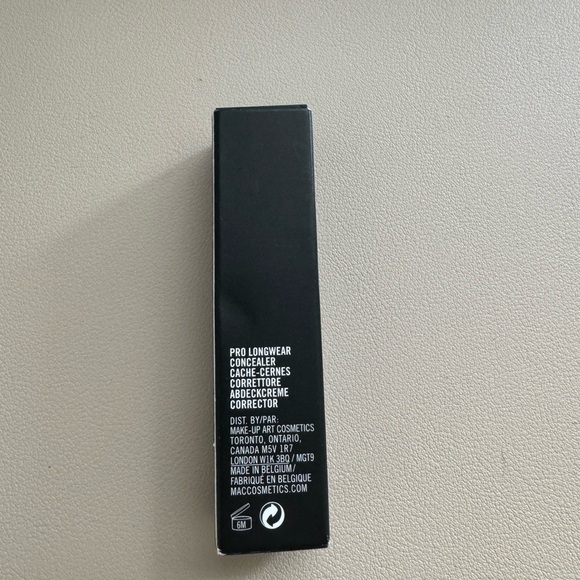 Mac Pro Longwear Concealer- NC42 - Picture 4 of 5